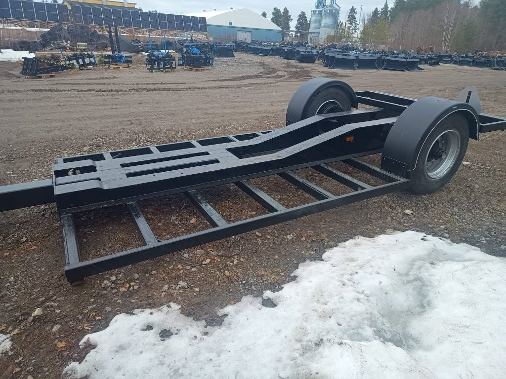 Traktorilavetti 6-8tn 1-akselinen  - Low loader trailer: picture 2 Traktorilavetti 6-8tn 1-akselinen  - Low loader trailer: picture 2