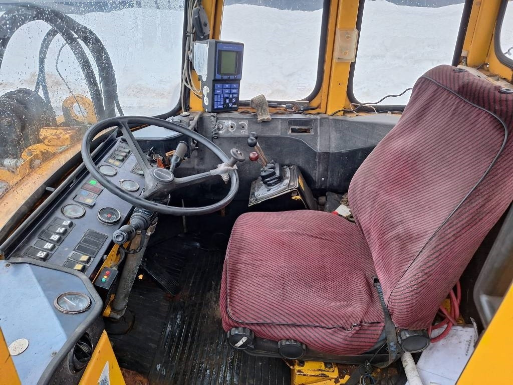 Wheel loader Volvo BM 4500: picture 11