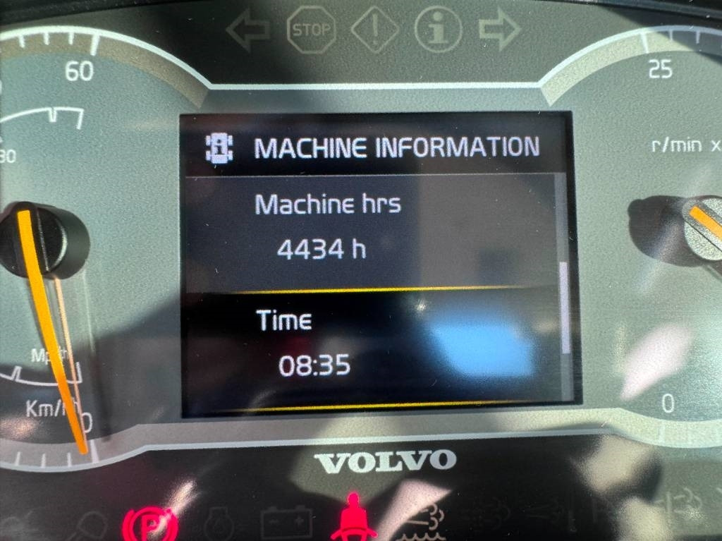 Volvo L110H LONG BOOM  - Wheel loader: picture 4 Volvo L110H LONG BOOM  - Wheel loader: picture 4