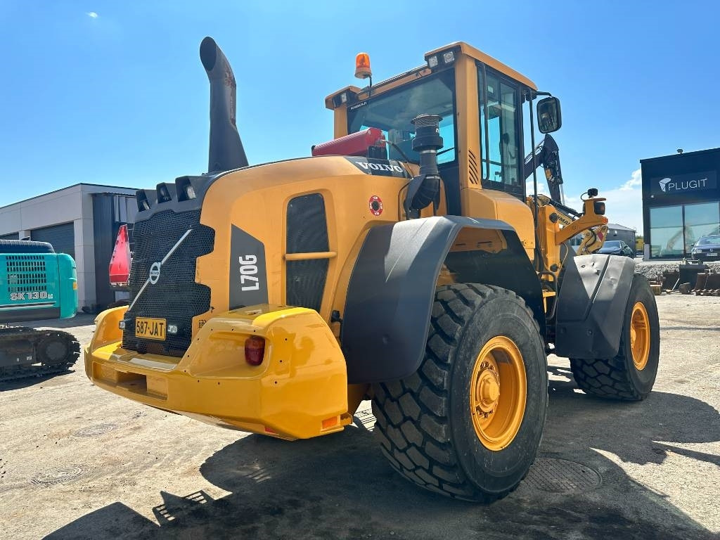 Volvo L70G vipuohjaus, 3' ja 4' hydr - Wheel loader: picture 4 Volvo L70G vipuohjaus, 3' ja 4' hydr - Wheel loader: picture 4