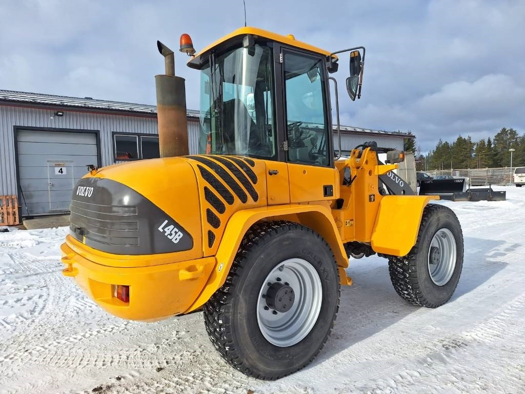 Volvo MYYTY!!SOLD!! L45B UUDET RENKAAT - Wheel loader: picture 4 Volvo MYYTY!!SOLD!! L45B UUDET RENKAAT - Wheel loader: picture 4