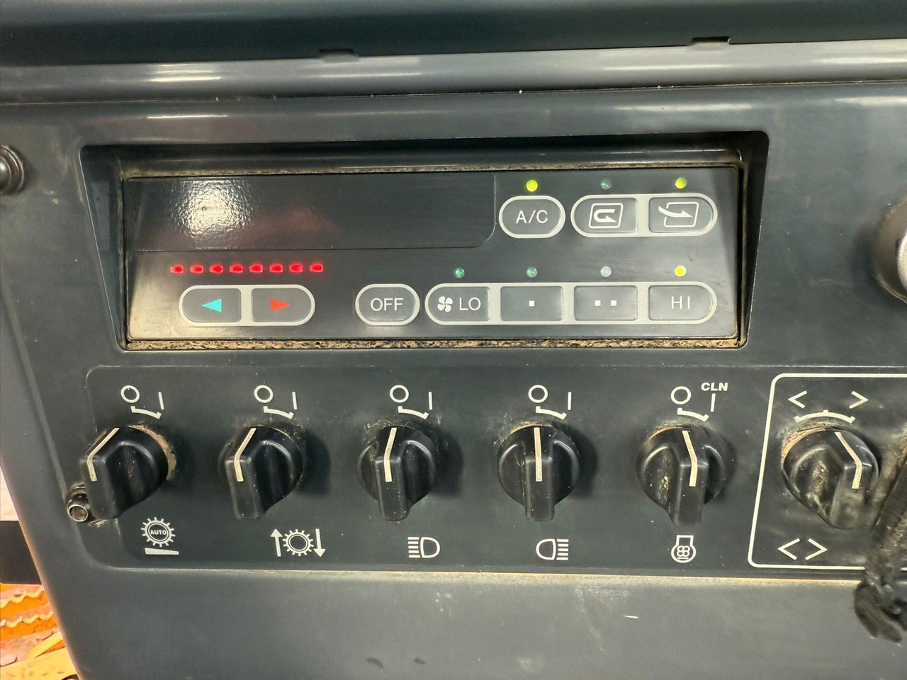 Leasing of  Komatsu D65PX-15. Fahrwerk 80%. Blatt 4.00m. ZSA. Klima. Komatsu D65PX-15. Fahrwerk 80%. Blatt 4.00m. ZSA. Klima.: picture 19