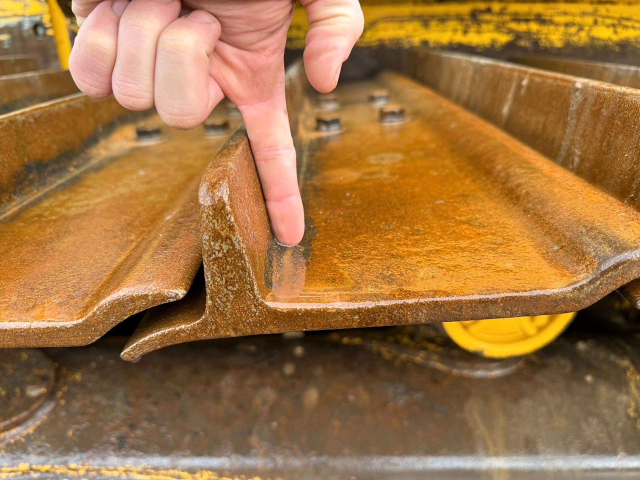 Leasing of  Komatsu D65PX-15. Fahrwerk 80%. Blatt 4.00m. ZSA. Klima. Komatsu D65PX-15. Fahrwerk 80%. Blatt 4.00m. ZSA. Klima.: picture 9