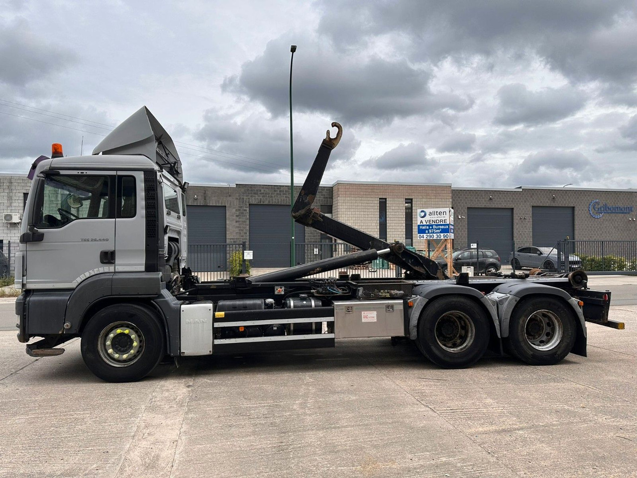 MAN TGS 26.440. 6x4. Klima. - Hook lift truck: picture 2 MAN TGS 26.440. 6x4. Klima. - Hook lift truck: picture 2