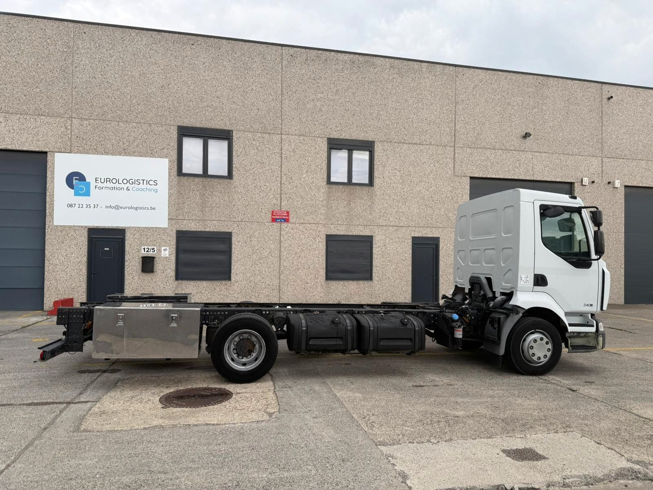 Renault Midlum 240dXi. Klima. 225.000km. - Cab chassis truck: picture 3 Renault Midlum 240dXi. Klima. 225.000km. - Cab chassis truck: picture 3