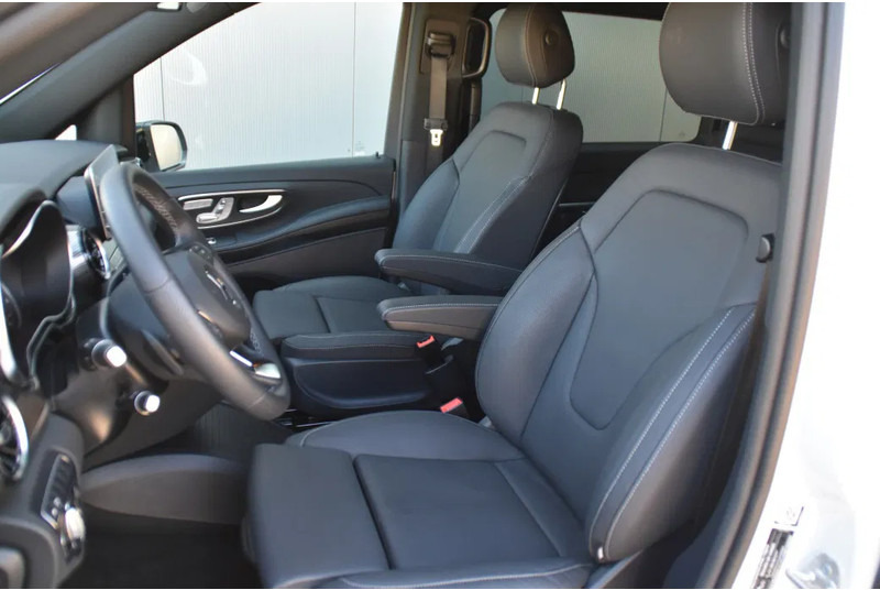Mercedes-Benz V-Klasse 300d L3 - AMG LINE - ONLY 7 TKM - AIR MATIC - DISTRONIC - 360 CAMERA - BURMESTER - FULL OPTIONS - AS GOOD AS NEW - - Small van, Combi van: picture 4 Mercedes-Benz V-Klasse 300d L3 - AMG LINE - ONLY 7 TKM - AIR MATIC - DISTRONIC - 360 CAMERA - BURMESTER - FULL OPTIONS - AS GOOD AS NEW - - Small van, Combi van: picture 4