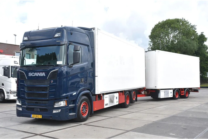 Scania S520 V8 NGS 6x2*4NB + SCHMITZ ZKO 20 - THERMO KING - RETARDER - FULL AIR - WHEELBASE: 515 CM - TOP CONDITION - - Refrigerator truck: picture 1 Scania S520 V8 NGS 6x2*4NB + SCHMITZ ZKO 20 - THERMO KING - RETARDER - FULL AIR - WHEELBASE: 515 CM - TOP CONDITION - - Refrigerator truck: picture 1