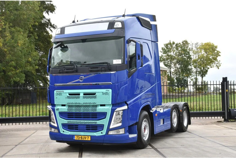 Volvo FH 500 Globetrotter 6x2/4 - EURO 6 - 769 TKM - AIRCO - 2 x FUEL TANKS - TOP CONDITION - - Tractor unit: picture 2 Volvo FH 500 Globetrotter 6x2/4 - EURO 6 - 769 TKM - AIRCO - 2 x FUEL TANKS - TOP CONDITION - - Tractor unit: picture 2