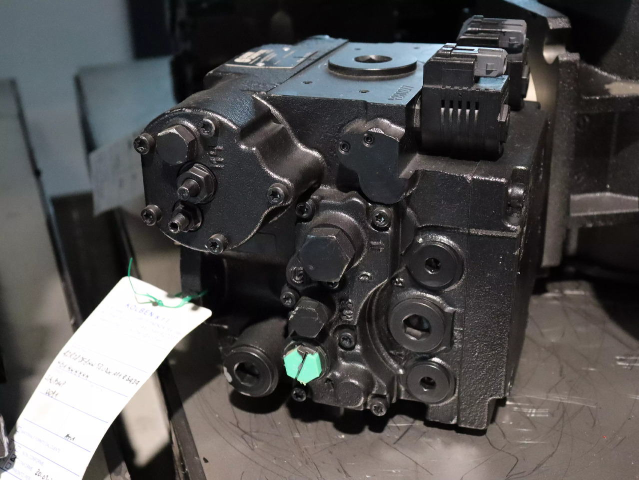 DANFOSS 42R28DF8NN53UDXAP1Z3434N61NNNNN - Hydraulic pump for Material handling equipment: picture 3 DANFOSS 42R28DF8NN53UDXAP1Z3434N61NNNNN - Hydraulic pump for Material handling equipment: picture 3
