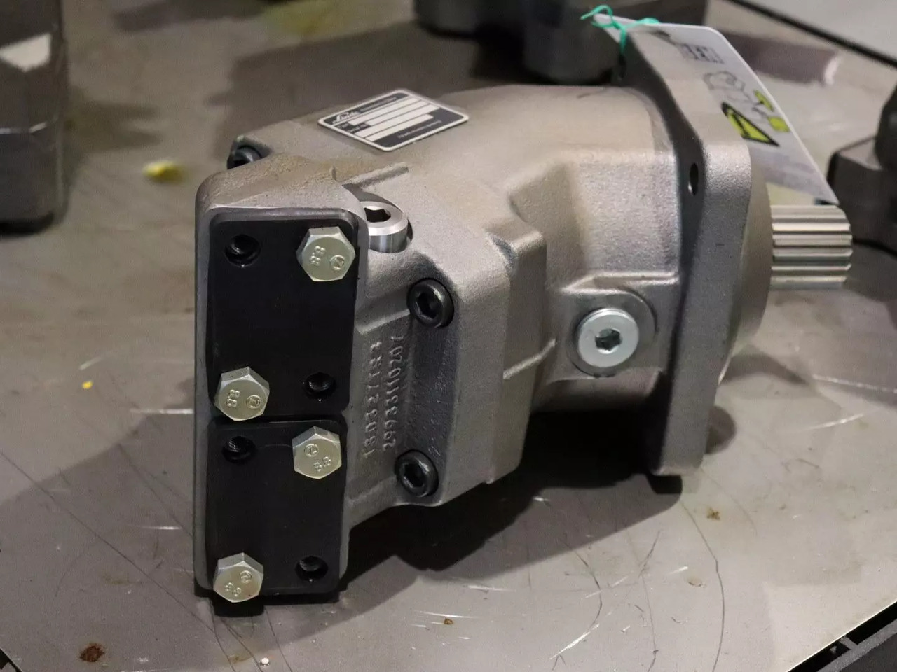 Linde CMF-A1-080-0-0-N4-D5-S-M-D-0-0-V-0-00 - Hydraulic motor for Material handling equipment: picture 3 Linde CMF-A1-080-0-0-N4-D5-S-M-D-0-0-V-0-00 - Hydraulic motor for Material handling equipment: picture 3