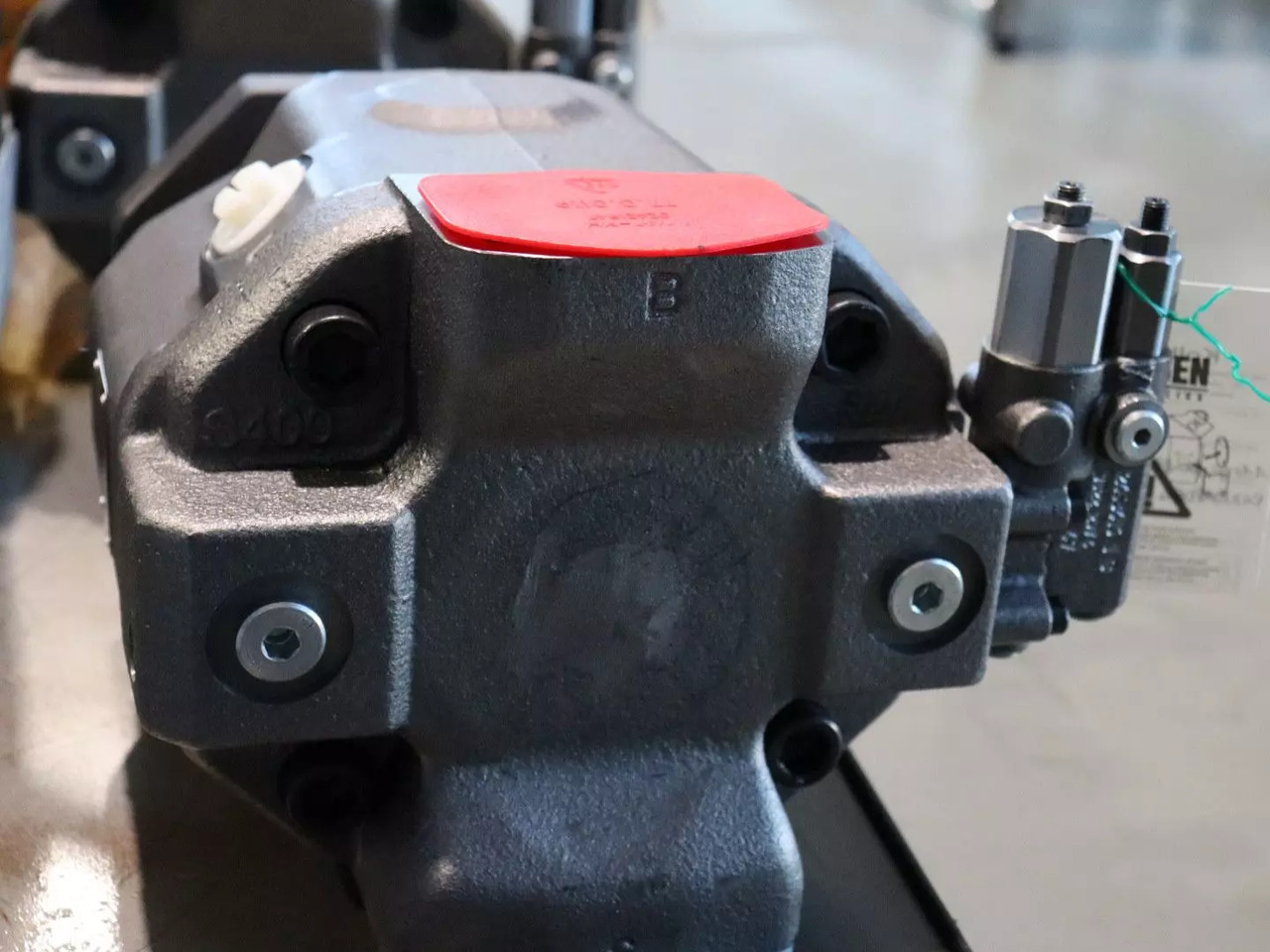 REXROTH A10VO100DFR/31L-VSC62N00 - Hydraulic pump for Material handling equipment: picture 2 REXROTH A10VO100DFR/31L-VSC62N00 - Hydraulic pump for Material handling equipment: picture 2