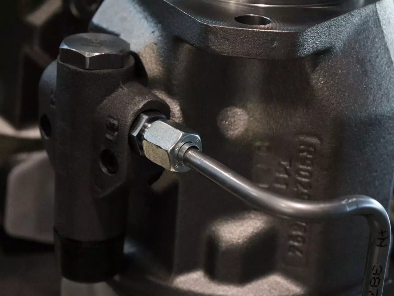 REXROTH A10VO28DFLR/31L-VSC62K01 - Hydraulic pump for Construction machinery: picture 2 REXROTH A10VO28DFLR/31L-VSC62K01 - Hydraulic pump for Construction machinery: picture 2