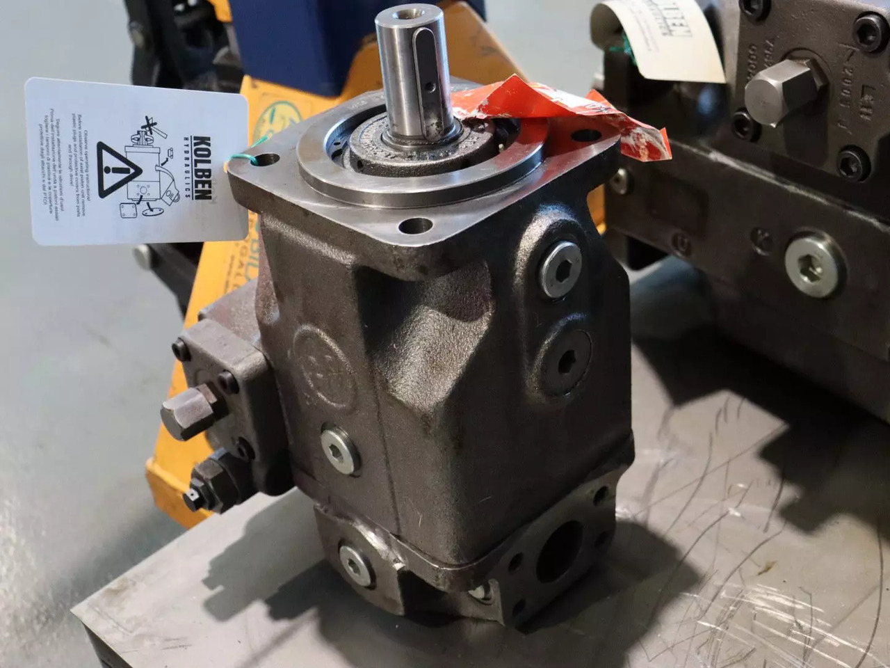REXROTH A4VSO40DR/10R-PPB13N00 - Hydraulic motor for Material handling equipment: picture 2 REXROTH A4VSO40DR/10R-PPB13N00 - Hydraulic motor for Material handling equipment: picture 2