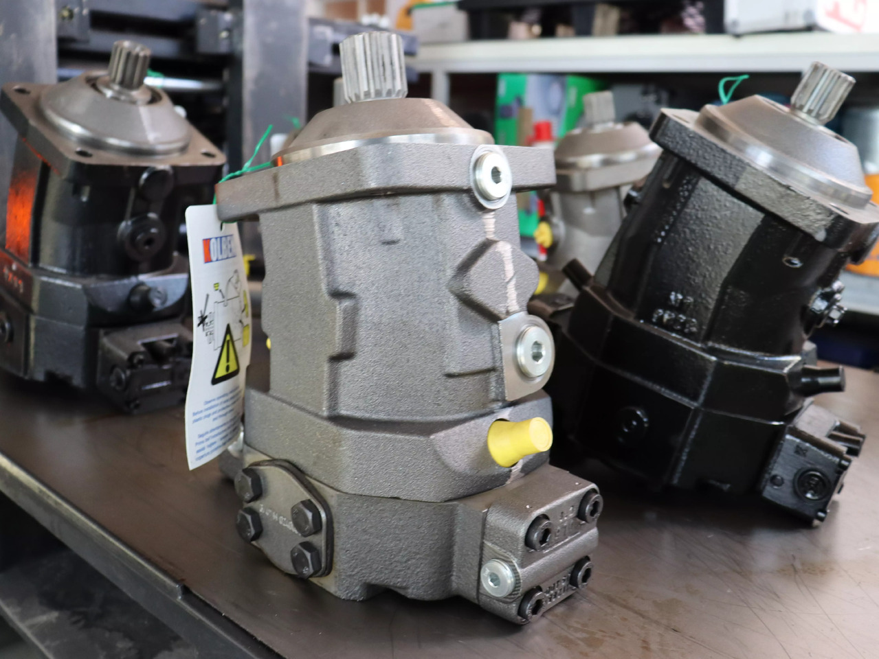 REXROTH A6VM060HA2T30004F/71MWV0M4Z8200-0 - Hydraulic motor for Material handling equipment: picture 1 REXROTH A6VM060HA2T30004F/71MWV0M4Z8200-0 - Hydraulic motor for Material handling equipment: picture 1