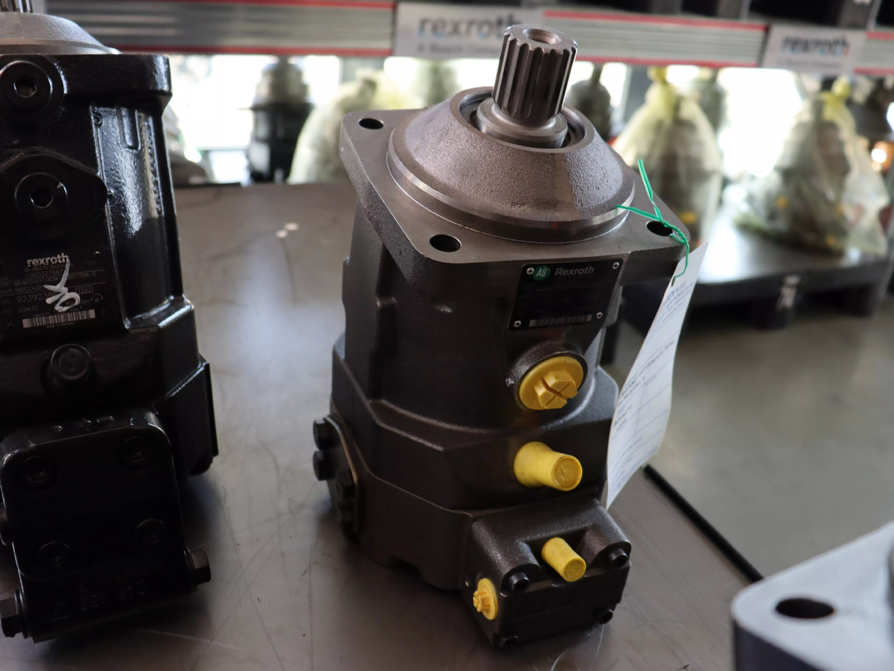 REXROTH A6VM060HA2T30004F/71MWV0M4Z8200-0 - Hydraulic motor for Construction machinery: picture 3 REXROTH A6VM060HA2T30004F/71MWV0M4Z8200-0 - Hydraulic motor for Construction machinery: picture 3