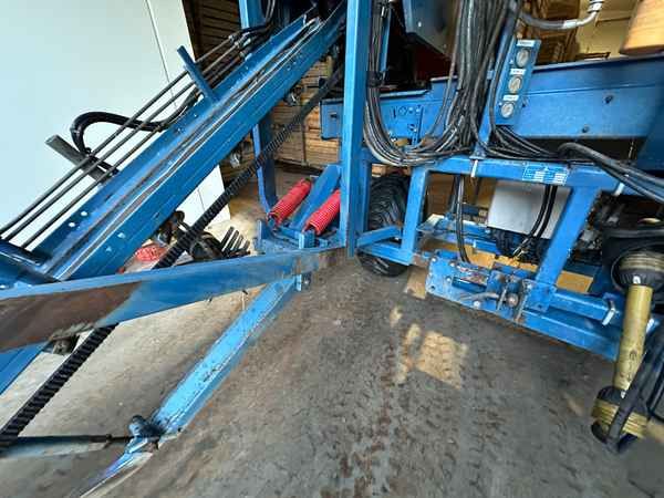 ASA-Lift Asa Lift CM-1000 - Grape harvesting machine: picture 5 ASA-Lift Asa Lift CM-1000 - Grape harvesting machine: picture 5