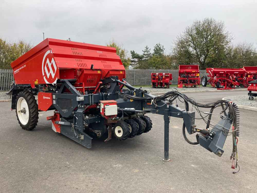 Dewulf Dewulf, MS 2000 RS, 2 Row, Trailed, Belt, Potato Planter - Harvester: picture 1 Dewulf Dewulf, MS 2000 RS, 2 Row, Trailed, Belt, Potato Planter - Harvester: picture 1