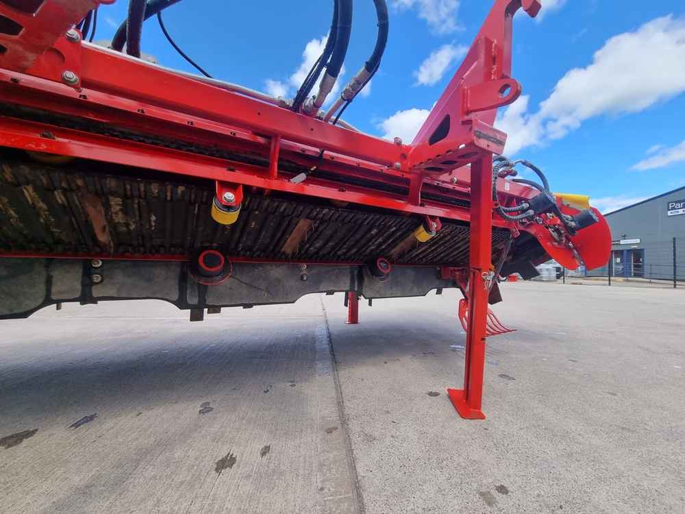 Grimme Grimme, HT 400, Front Mounted, 4 Row, Topper For Self-Propelled - Harvester: picture 4 Grimme Grimme, HT 400, Front Mounted, 4 Row, Topper For Self-Propelled - Harvester: picture 4