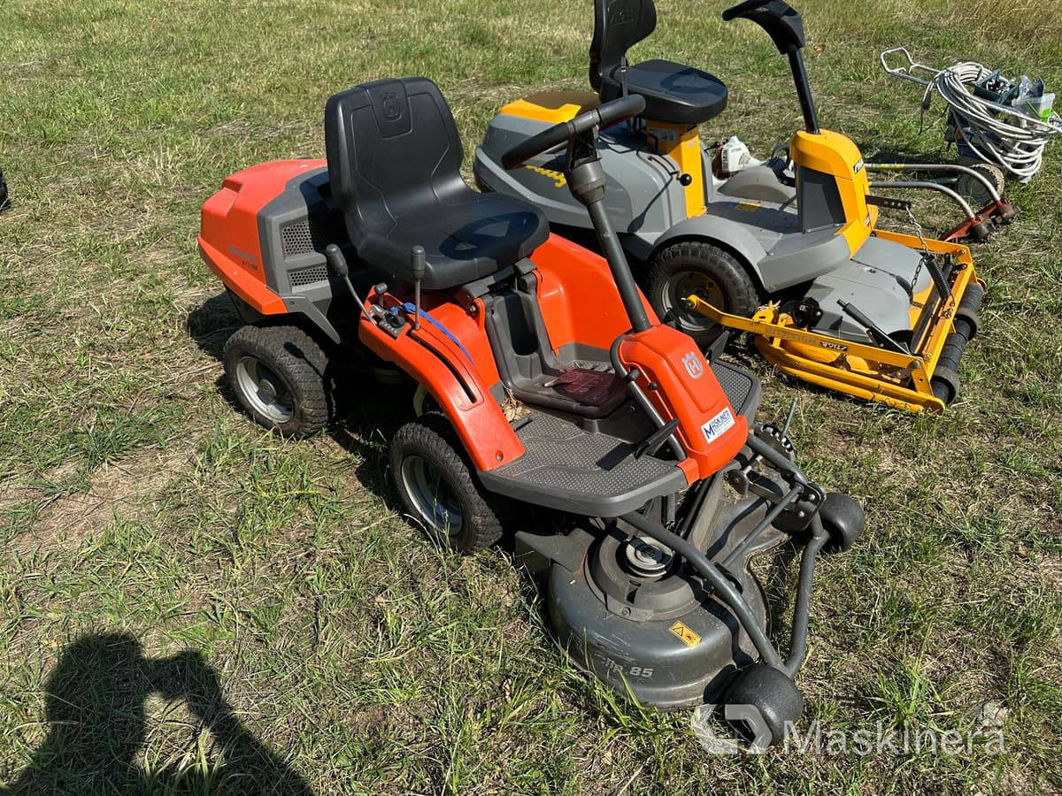 Åkgräsklippare Husqvarna R111B5 - Garden mower: picture 1 Åkgräsklippare Husqvarna R111B5 - Garden mower: picture 1