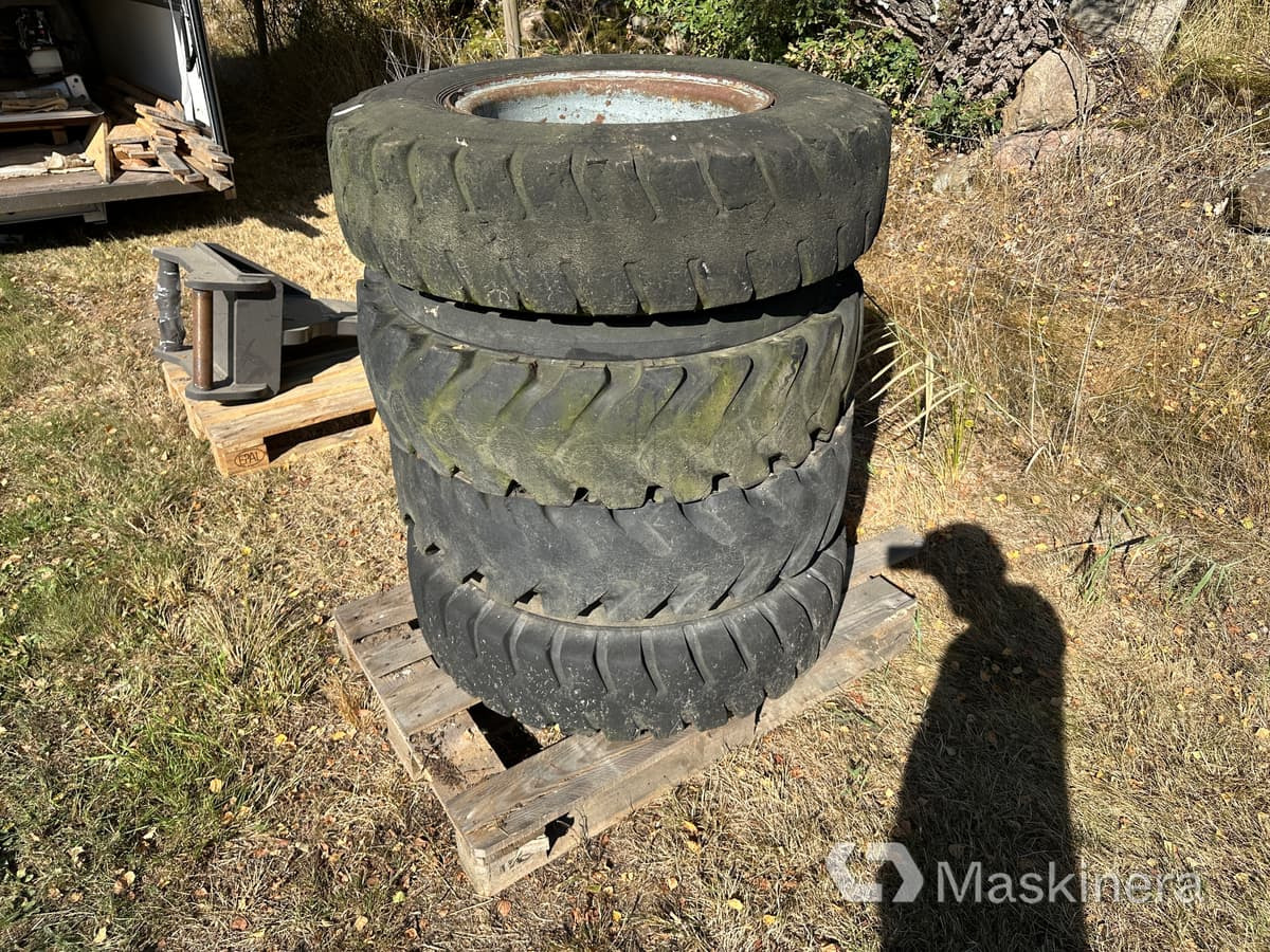 Bearcat Tire Co Däck m, fälg hjulgrävare - Wheel and tire package for Wheel excavator: picture 5 Bearcat Tire Co Däck m, fälg hjulgrävare - Wheel and tire package for Wheel excavator: picture 5