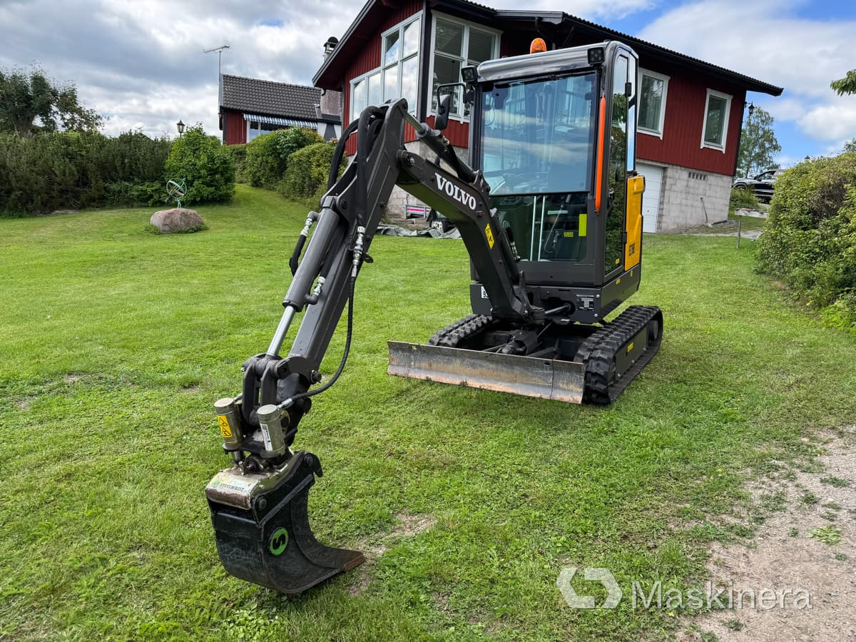 Minigrävare Volvo EC18R Minigrävare Volvo EC18E med trailer - Crawler excavator: picture 2 Minigrävare Volvo EC18R Minigrävare Volvo EC18E med trailer - Crawler excavator: picture 2