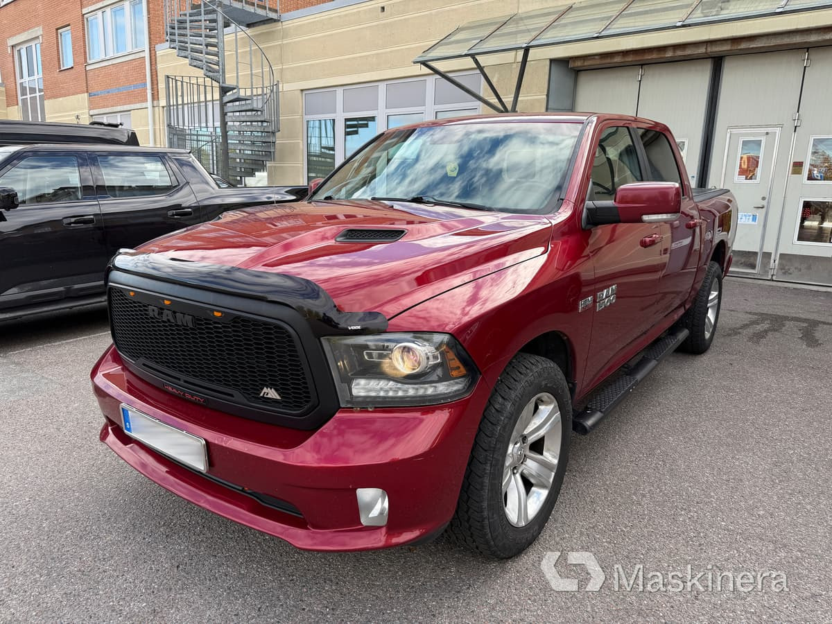Pickup Dodge Ram 1500 Crew Cab 5.7L V8 HEMI - Small van: picture 1 Pickup Dodge Ram 1500 Crew Cab 5.7L V8 HEMI - Small van: picture 1