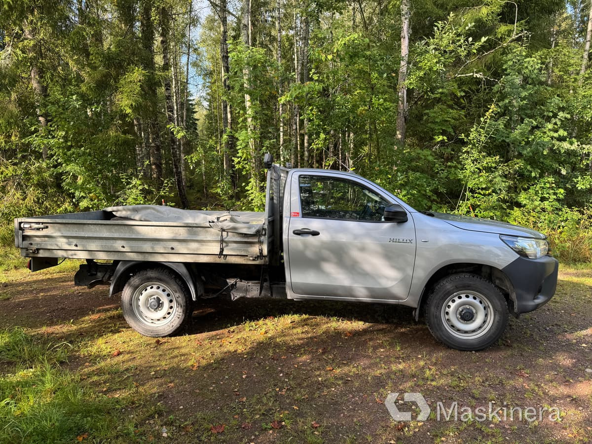 Pickup Toyota Hilux - Small van: picture 4 Pickup Toyota Hilux - Small van: picture 4