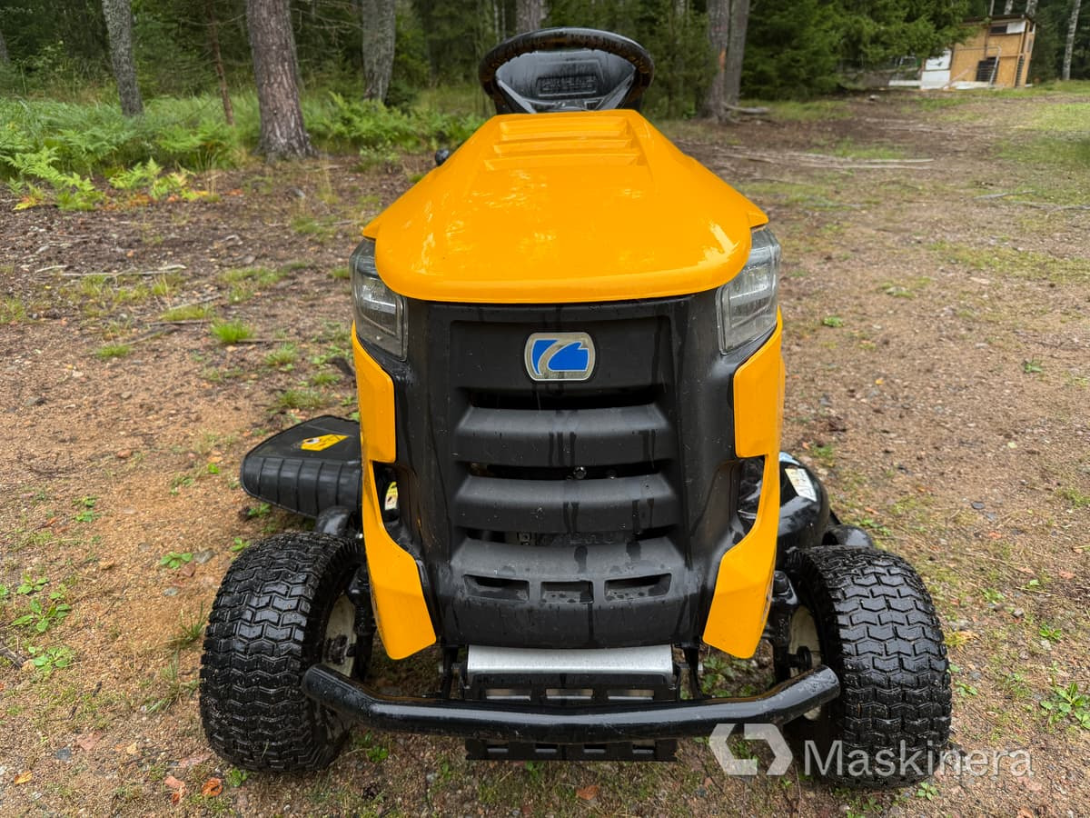 Trädgårdstraktor Cub Cadet XT1 - Garden mower: picture 2 Trädgårdstraktor Cub Cadet XT1 - Garden mower: picture 2