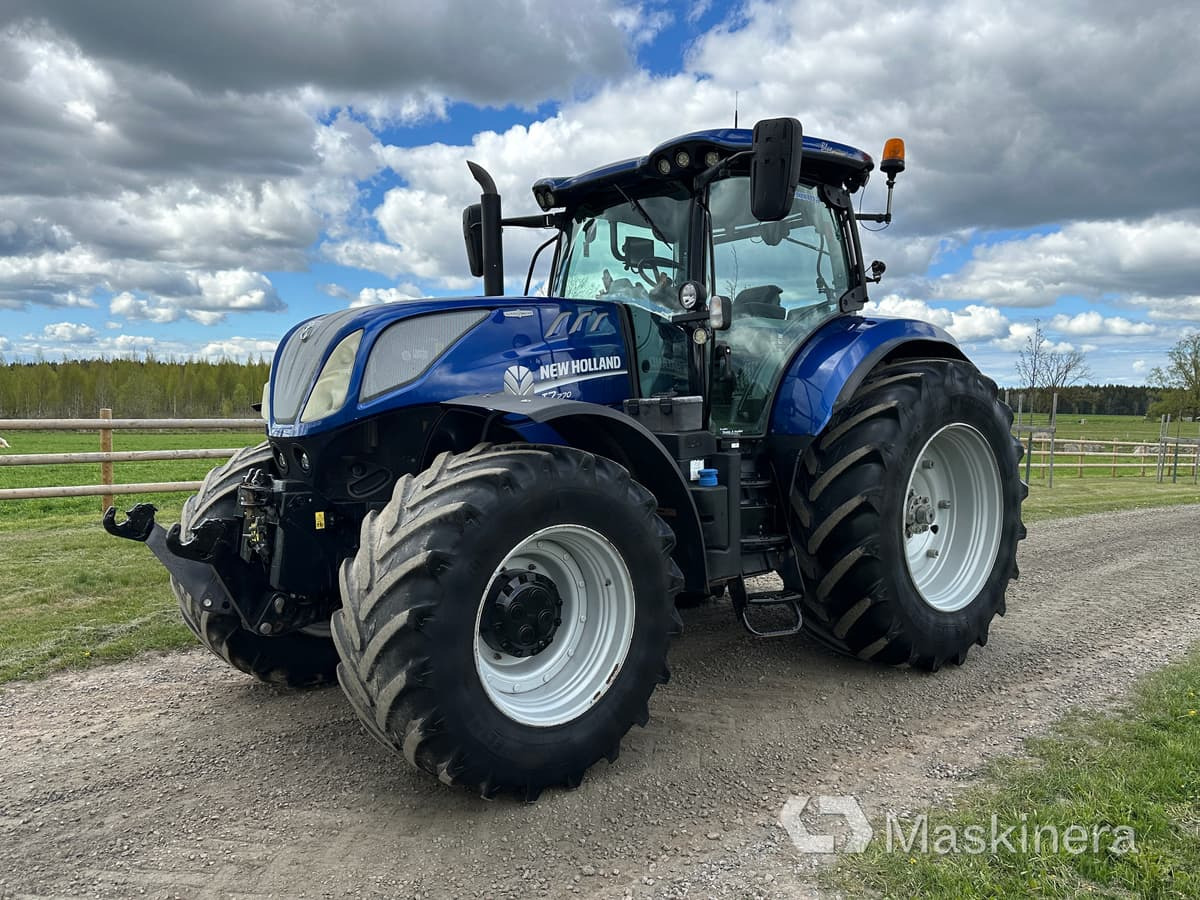 Farm tractor Traktor New Holland T7.270 AC 4WD: picture 1