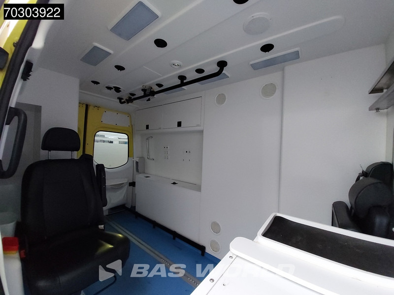 Ambulance Mercedes-Benz Sprinter 319 CDI 3.0L V6 Ambulance 190PK L2H2 LED Airco Cruise Camera MBUX CarPlay Euro6 Krankenwagen Rettungswagen L2 8m3 Airco Cruise c: picture 17