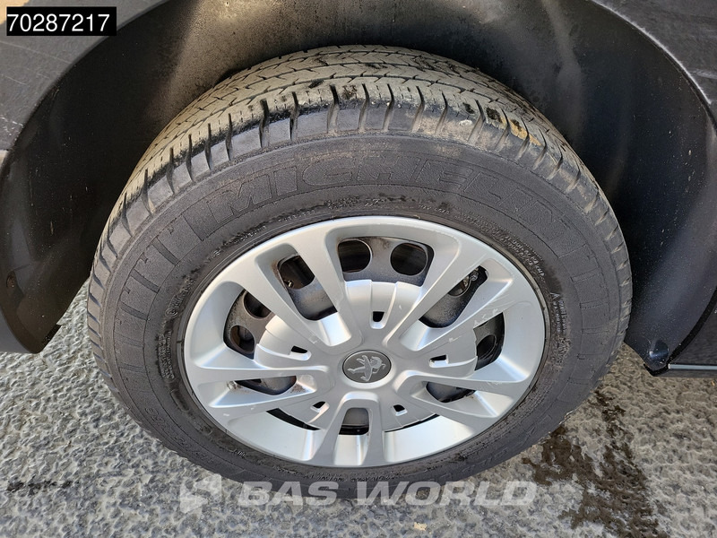 Peugeot Expert 120pk L3H1 Trekhaak Airco Cruise Imperiaal Parkeersensoren Euro6 L3 6m3 Airco Trekhaak Cruise control - Small van: picture 3 Peugeot Expert 120pk L3H1 Trekhaak Airco Cruise Imperiaal Parkeersensoren Euro6 L3 6m3 Airco Trekhaak Cruise control - Small van: picture 3
