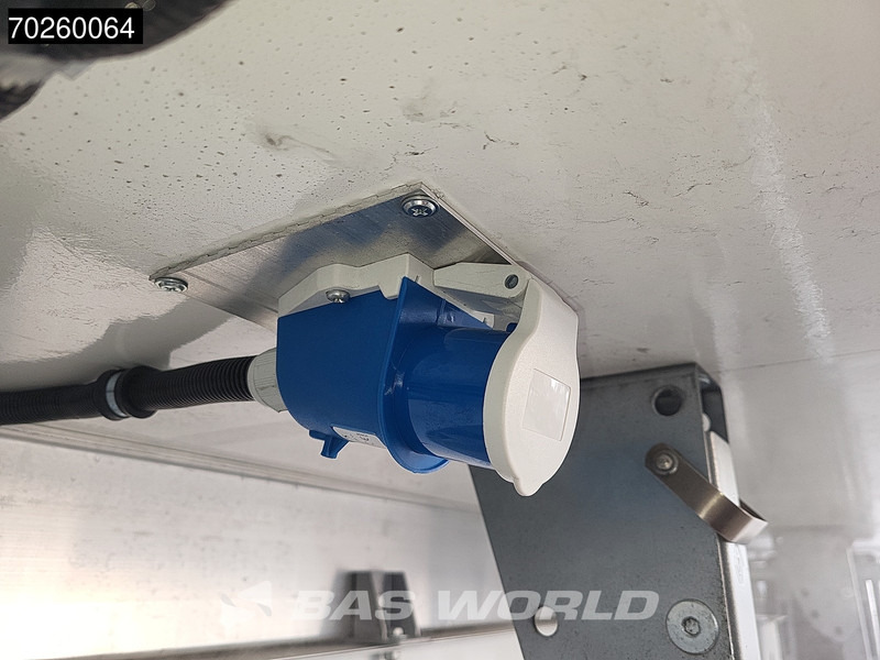 Leasing of Renault Master 165PK -15 Koelwagen Thermo King Vriezer V200 MAX 230V stekker Koel Koeler Vries Kühlwagen Bakwagen Kühlkoffer Frigo 17m3 Airco Cruise Renault Master 165PK -15 Koelwagen Thermo King Vriezer V200 MAX 230V stekker Koel Koeler Vries Kühlwagen Bakwagen Kühlkoffer Frigo 17m3 Airco Cruise: picture 8