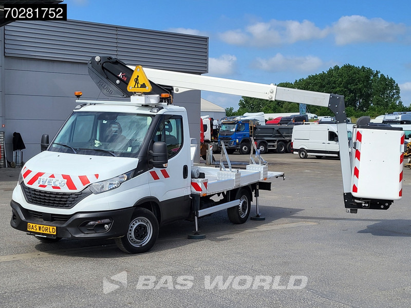 Iveco Daily 35S14 Hoogwerker 11meter Werkhoogte Klubb Navi Airco Cruise Cmaera Parkeersensoren Nacelle Arbeitsbühne 2Personen Airco Cruise c - Van: picture 5 Iveco Daily 35S14 Hoogwerker 11meter Werkhoogte Klubb Navi Airco Cruise Cmaera Parkeersensoren Nacelle Arbeitsbühne 2Personen Airco Cruise c - Van: picture 5