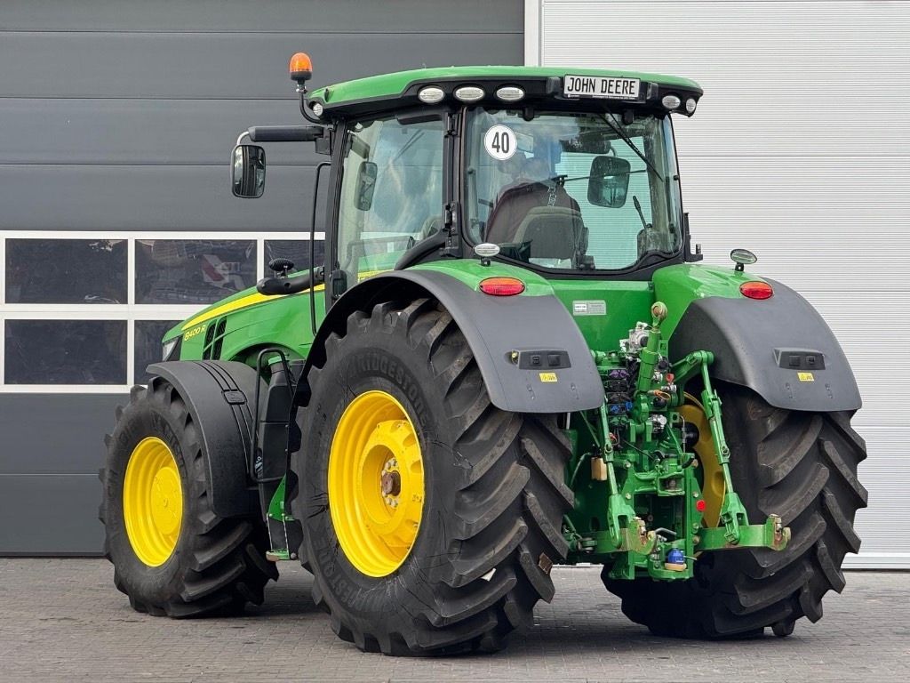John Deere 8400 R - Farm tractor: picture 5 John Deere 8400 R - Farm tractor: picture 5
