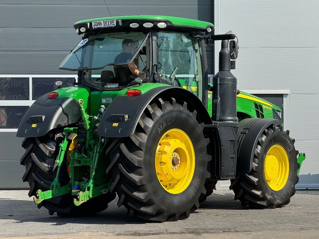 John Deere 8400 R - Farm tractor: picture 5 John Deere 8400 R - Farm tractor: picture 5
