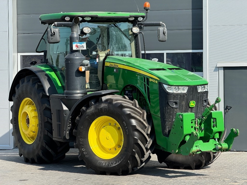 John Deere 8400 R - Farm tractor: picture 2 John Deere 8400 R - Farm tractor: picture 2