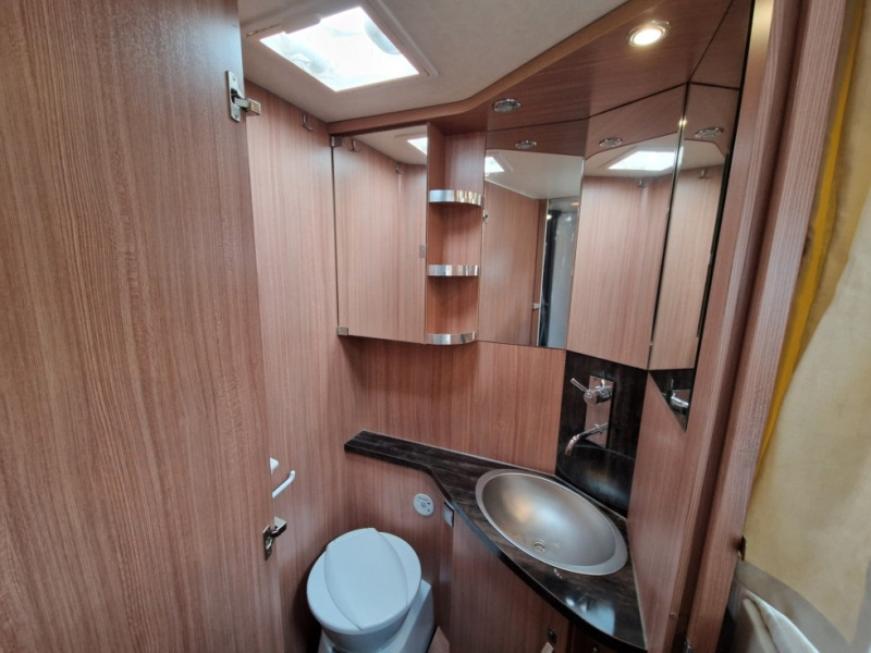 Integrated motorhome Knaus Sky I 650 MG: picture 11