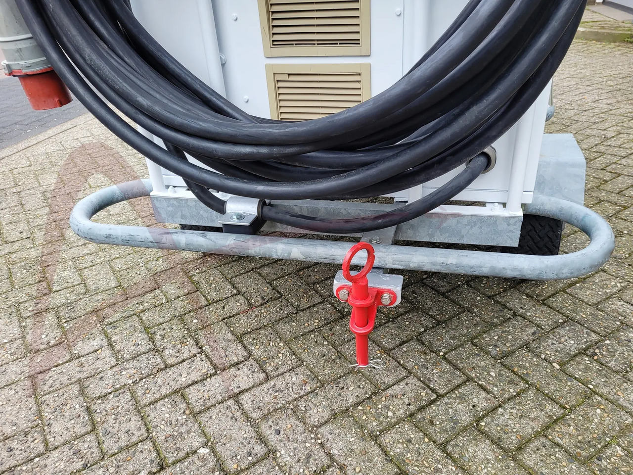 AXA POWER 3GSTS 200/345L - Ground power unit: picture 3 AXA POWER 3GSTS 200/345L - Ground power unit: picture 3