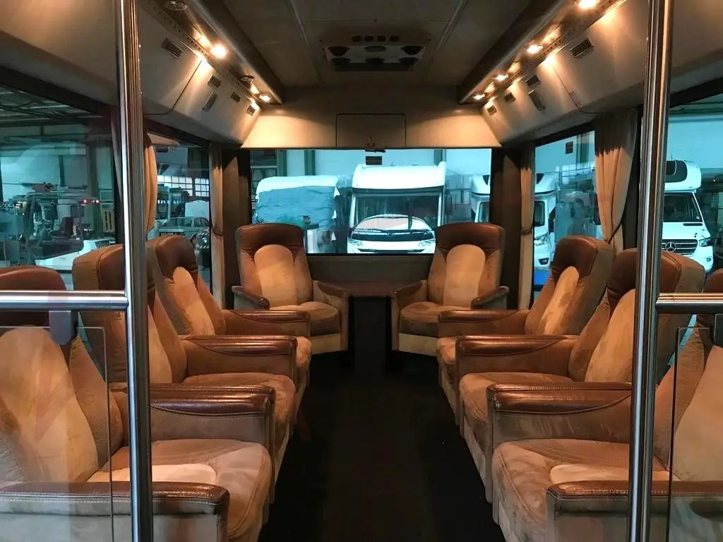 CONTRAC COBUS 2400 - Airport bus: picture 3 CONTRAC COBUS 2400 - Airport bus: picture 3