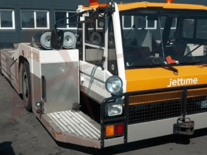 GOLDHOFER AST-2 - Pushback tractor: picture 3 GOLDHOFER AST-2 - Pushback tractor: picture 3