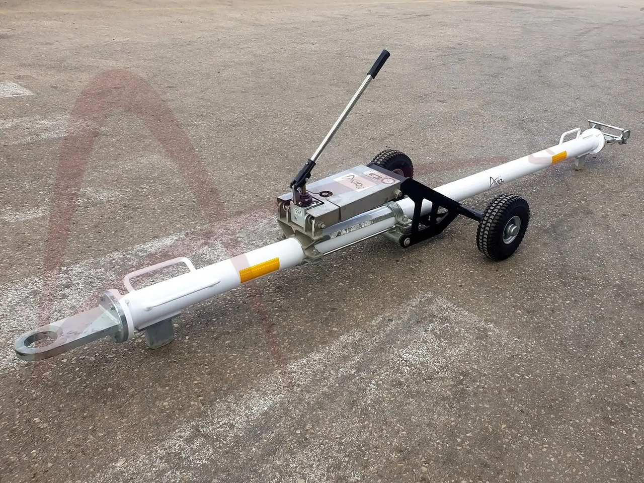 JMS J-TOW DASH8-4 - Ground support equipment: picture 2 JMS J-TOW DASH8-4 - Ground support equipment: picture 2