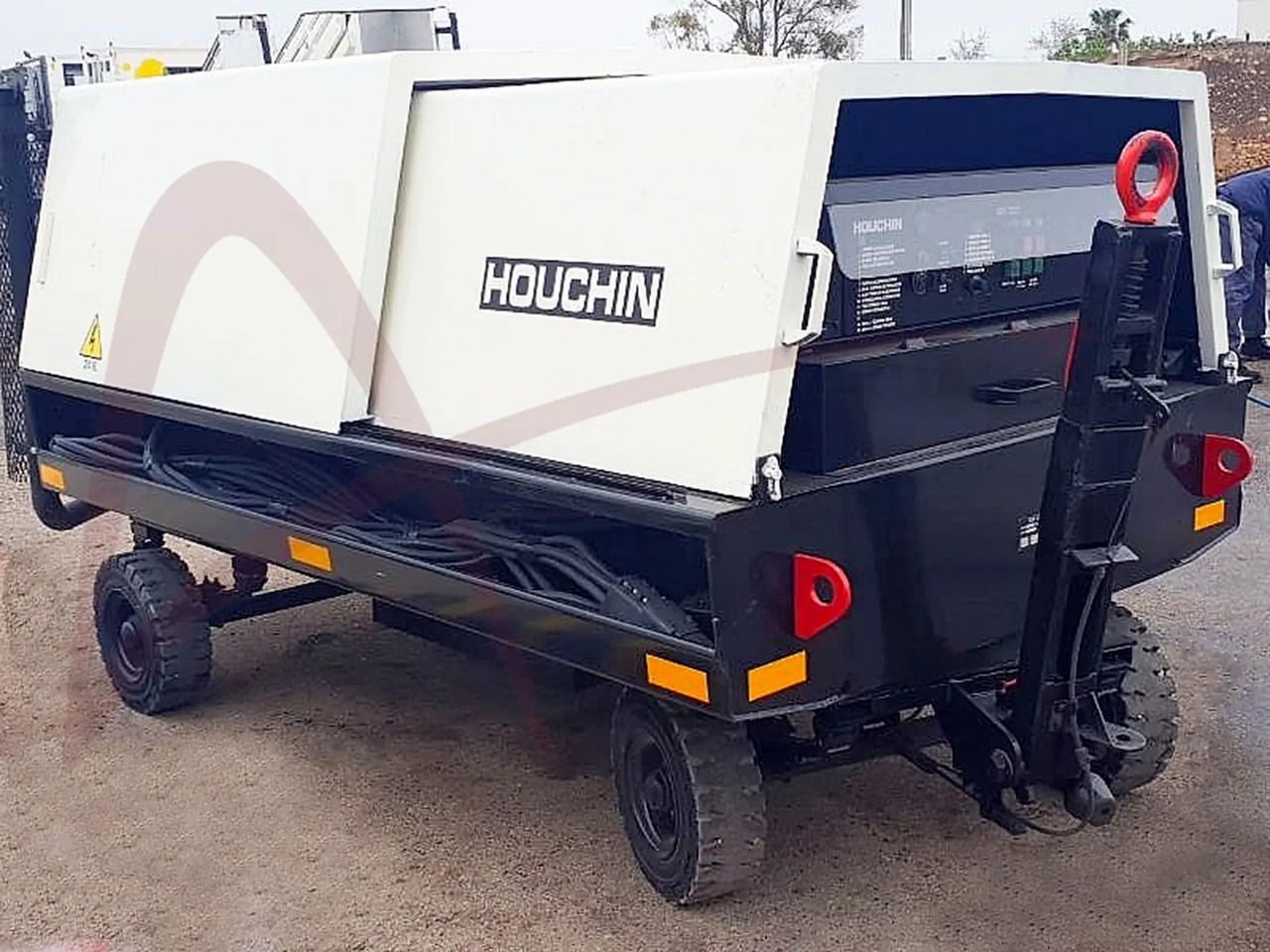HOUCHIN 690 - Ground power unit: picture 1 HOUCHIN 690 - Ground power unit: picture 1