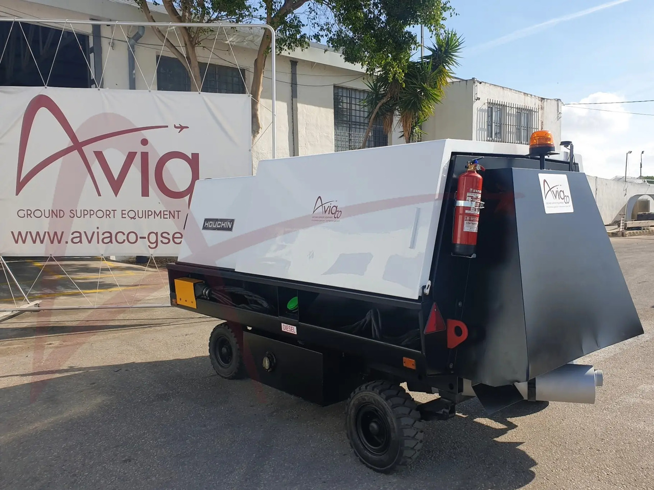 HOUCHIN C690-100DV - Ground power unit: picture 1 HOUCHIN C690-100DV - Ground power unit: picture 1