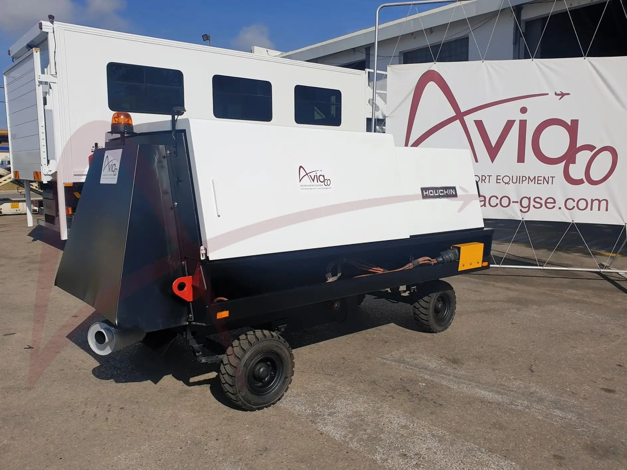 HOUCHIN C690-100DV - Ground power unit: picture 3 HOUCHIN C690-100DV - Ground power unit: picture 3