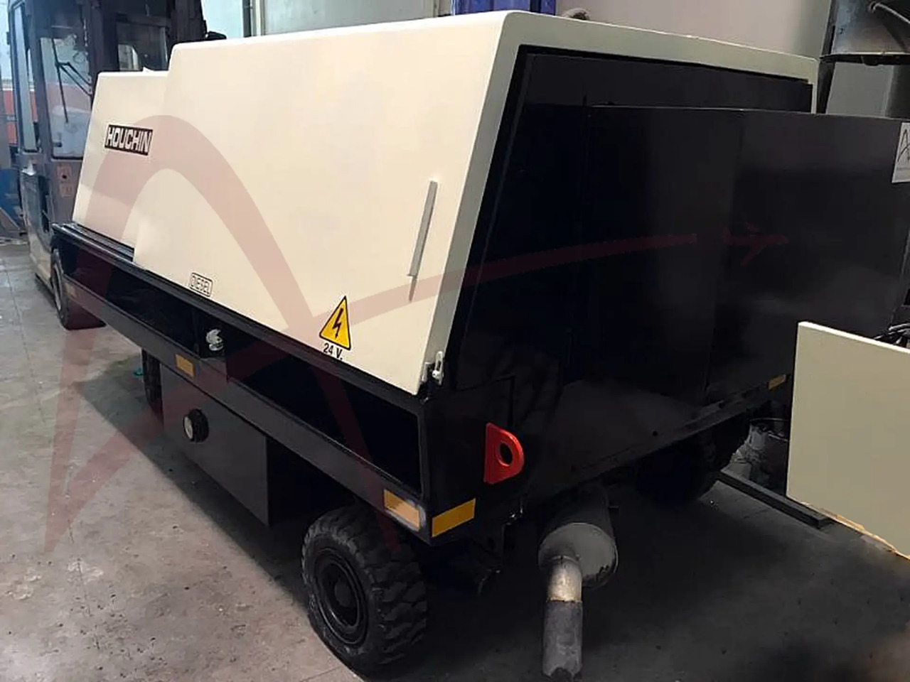 HOUCHIN D690DV - Ground power unit: picture 3 HOUCHIN D690DV - Ground power unit: picture 3