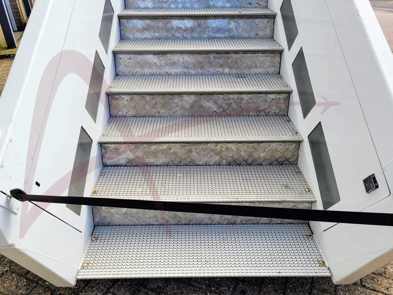 KAHLBACHER JET-STEP 180/420 - Passenger stairs: picture 4 KAHLBACHER JET-STEP 180/420 - Passenger stairs: picture 4