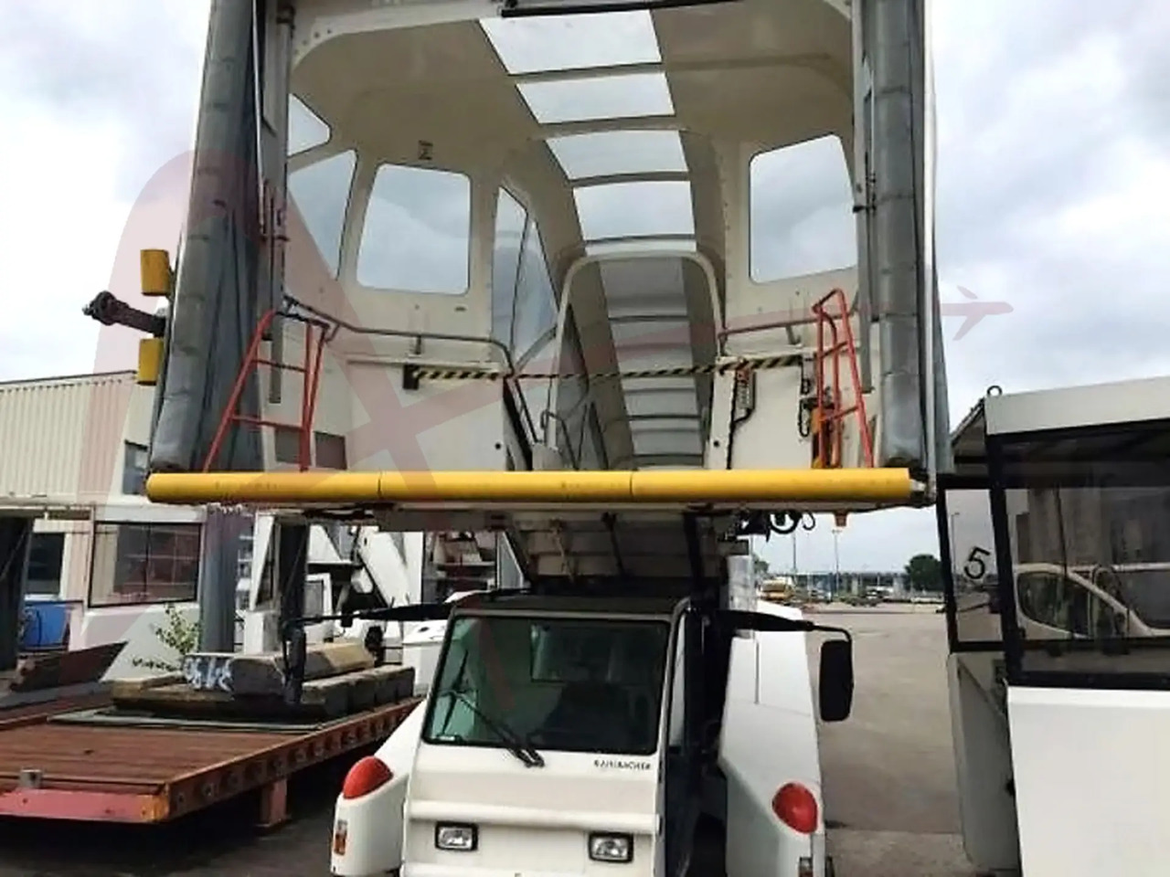 KAHLBACHER JET-STEP 180/420 - Passenger stairs: picture 5 KAHLBACHER JET-STEP 180/420 - Passenger stairs: picture 5