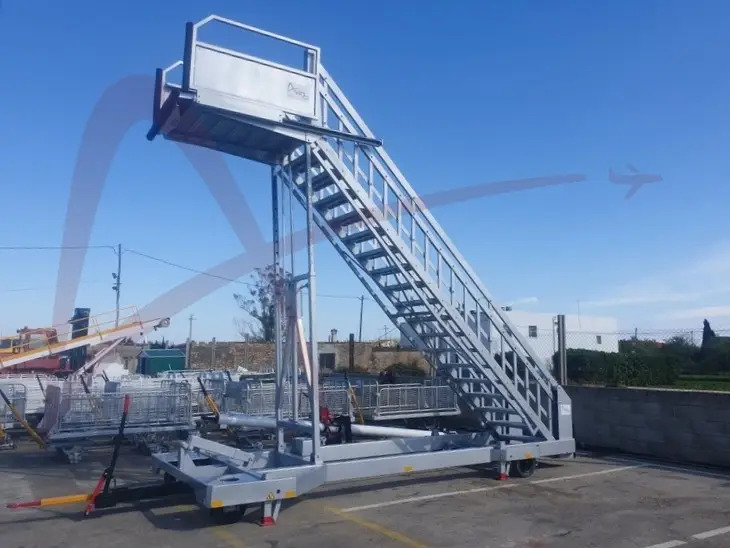 MASTER EQUIPMENT STR710-14 - Passenger stairs: picture 5 MASTER EQUIPMENT STR710-14 - Passenger stairs: picture 5