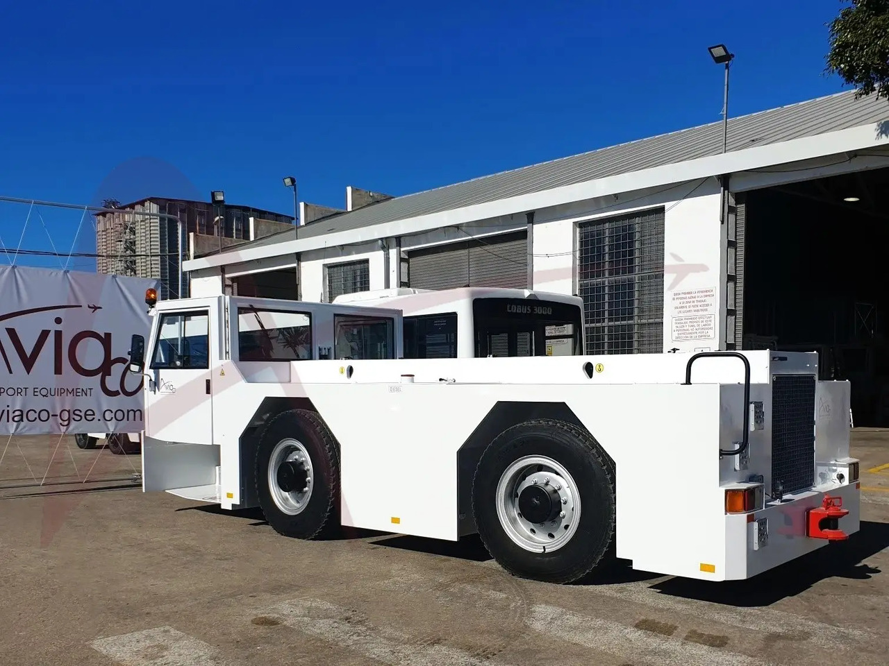 SCHOPF F180 - Pushback tractor: picture 2 SCHOPF F180 - Pushback tractor: picture 2