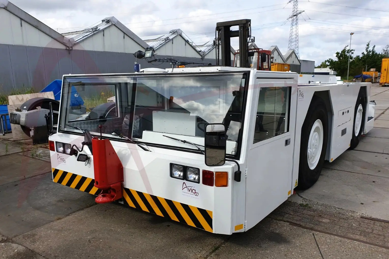 SCHOPF F396E - Pushback tractor: picture 5 SCHOPF F396E - Pushback tractor: picture 5
